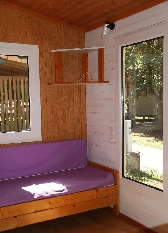 Camping du lac Saint-Julien-du-Verdon 2*,